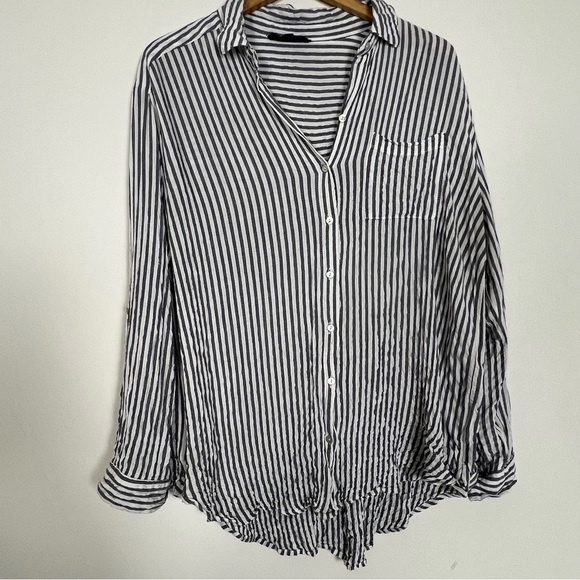 Jane and Delancey Tops - Jane and Delaney Large Elegant gray and White Striped Button Down Shirt